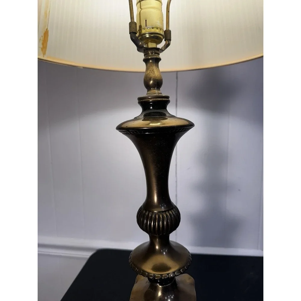 Vintage Hollywood‎ Regency Table Lamp Brass Tone Metal Footed Base Pleated Shade